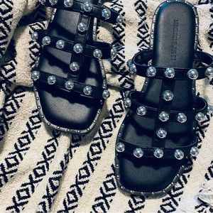 Sincerely Jules Ventura Sandal Size 7.5 Black and Silver Like New